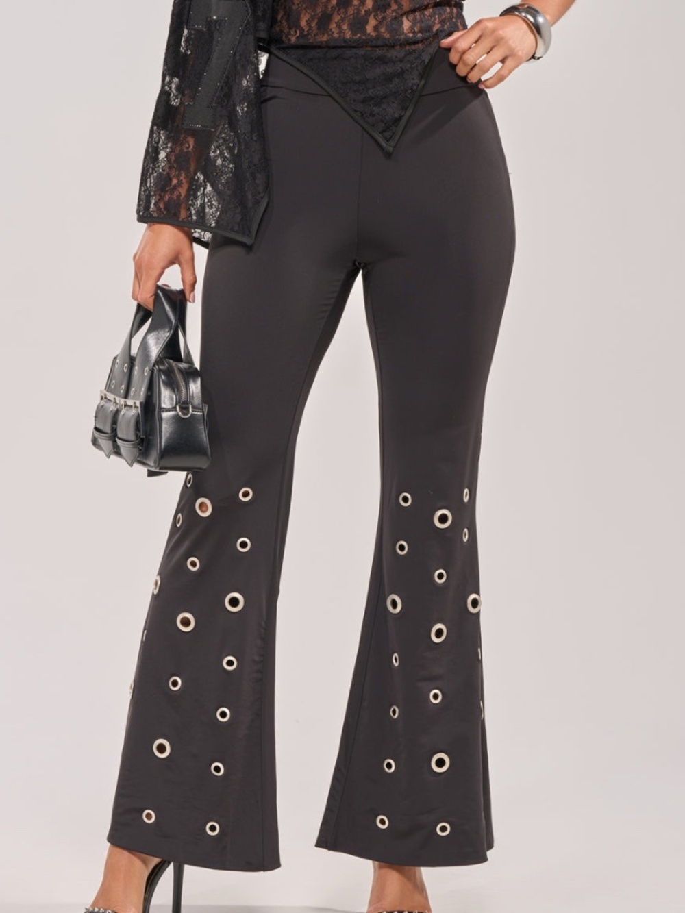 AKIRA CHECK IT OUT GROMMET FLARE LEGGING